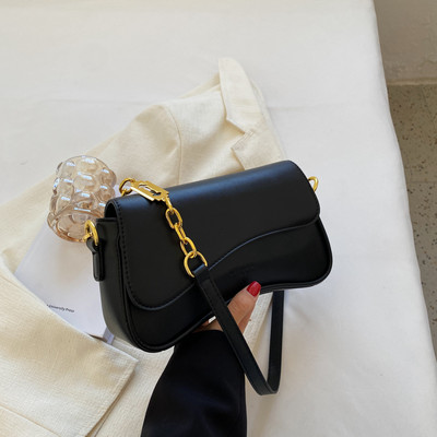 Jauna modeļa ādas rokassomiņa