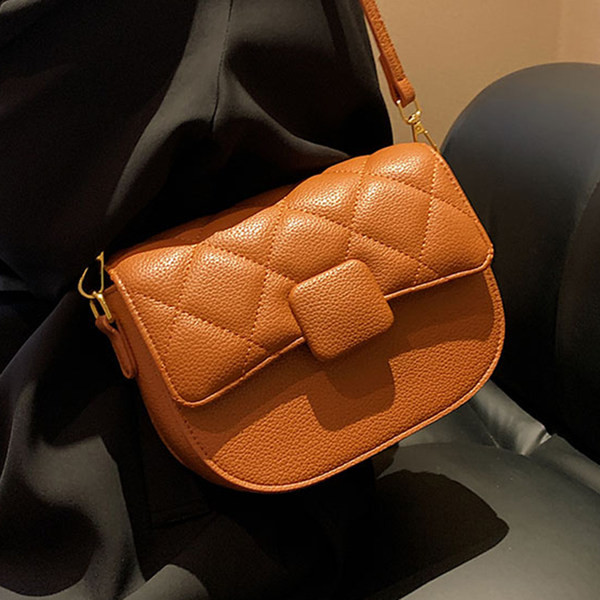 Ikdienas rokassomiņa no mākslīgās ādas vairākās krāsās