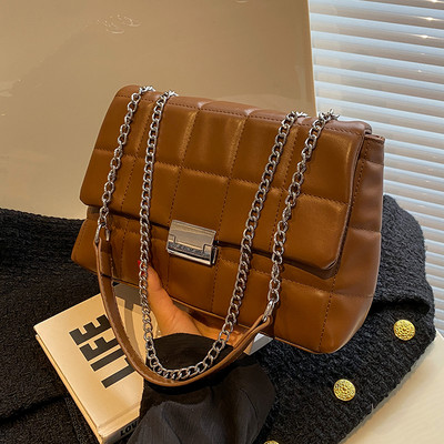 Eko odos rankinė su grandinine peties rankena