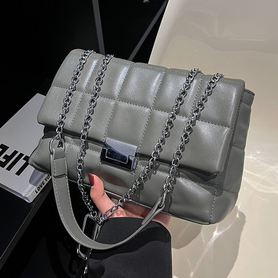 Eko odos rankinė su grandinine peties rankena