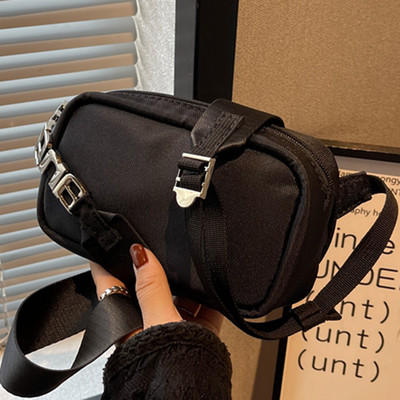 Ženska tekstilna torba sa natpisom i kopčanjem na patent