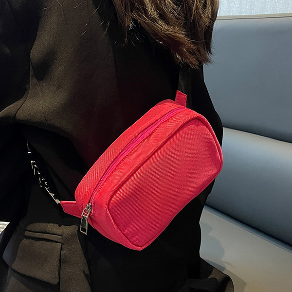 Ženska tekstilna torba sa natpisom i kopčanjem na patent