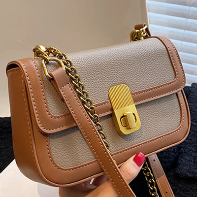 Bőr kézitáska fém lánccal