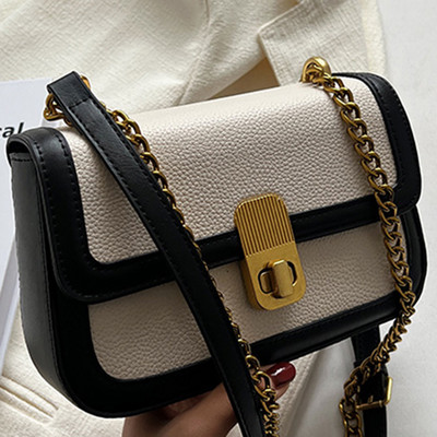 Bőr kézitáska fém lánccal