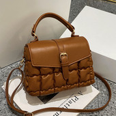 Női bőr táska fogantyúval