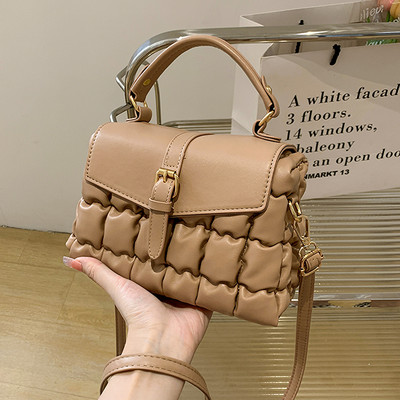 Női bőr táska fogantyúval