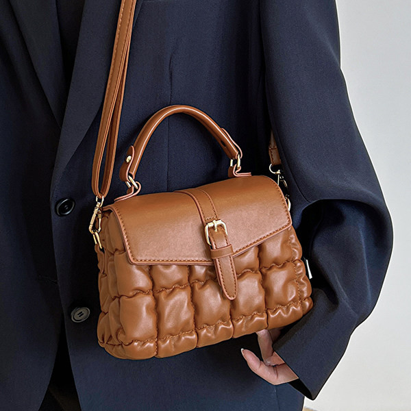 Női bőr táska fogantyúval