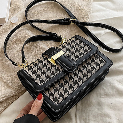 Ženska četvrtasta torba s ručkom za rame i magnetnom kopčom