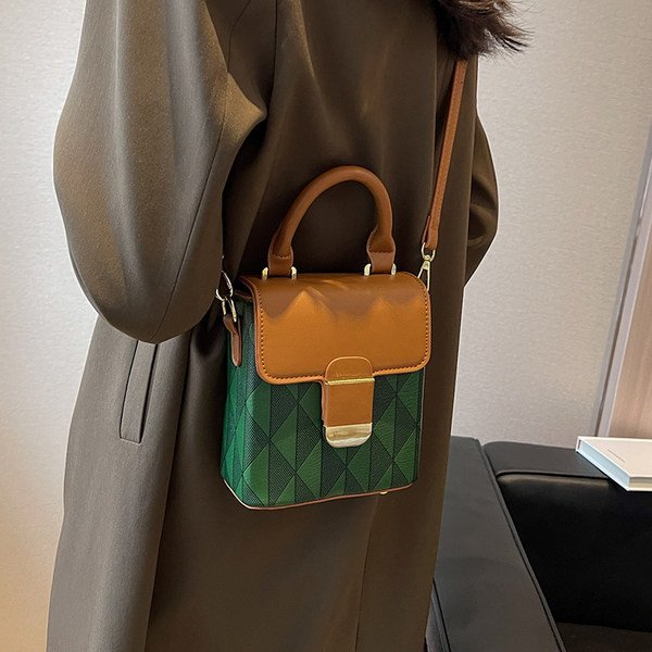 Női alkalmi táska nagy fogantyúval