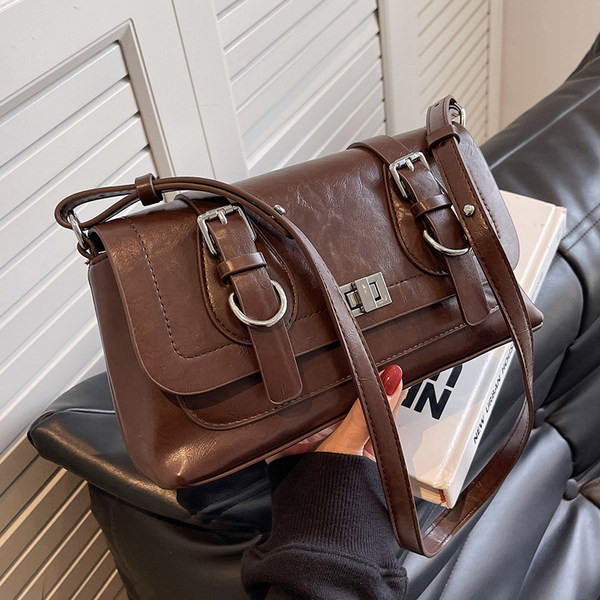 Eco bőr fém csatos alkalmi táska nőknek