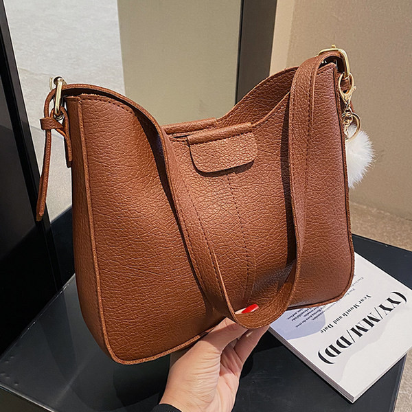 Ikdienas rokassomiņa ar atslēgu piekariņu