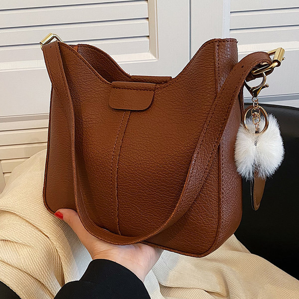 Ikdienas rokassomiņa ar atslēgu piekariņu