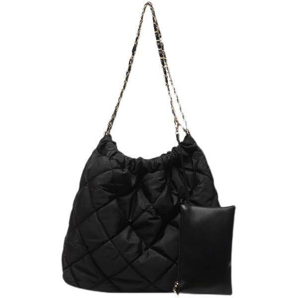 Sieviešu tekstila somas tipa soma ar metāla ķēdīti