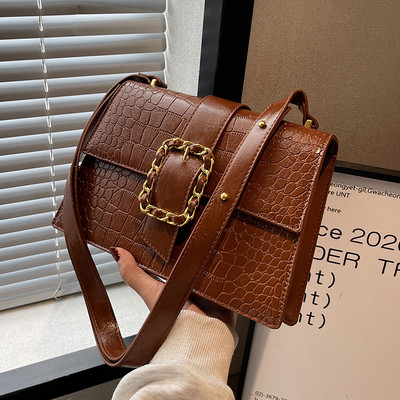 Τσάντα χειρός με - πόρπη και λαβή