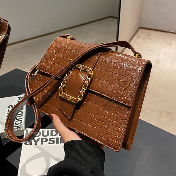 Τσάντα χειρός με - πόρπη και λαβή