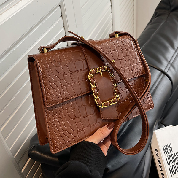 Τσάντα χειρός με - πόρπη και λαβή