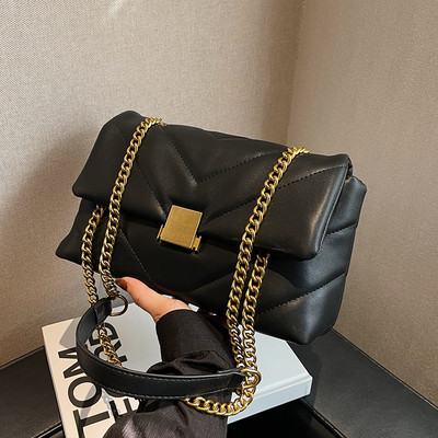 Kézitáska - fém csattal több színben