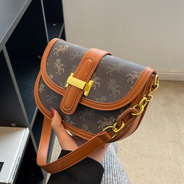 Női bőrtáska két színben