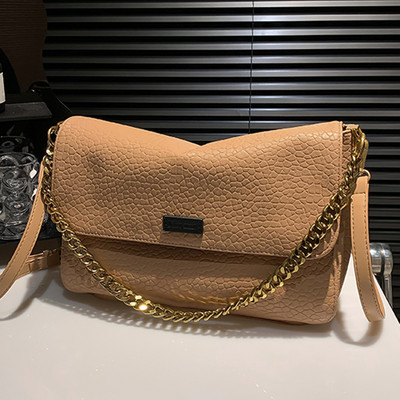 Női Eco bőr alkalmi táska váll fogantyúval