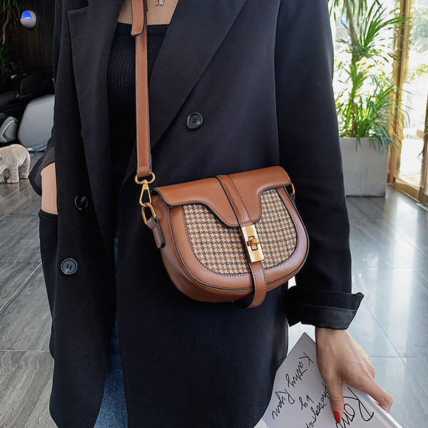 Γυναικεία έκο δερμάτινη τσάντα - σε δύο χρώματα