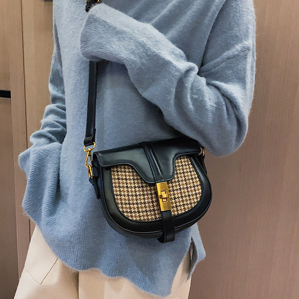 Γυναικεία έκο δερμάτινη τσάντα - σε δύο χρώματα