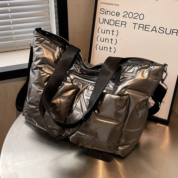 Alkalmi többrekeszes kézitáska