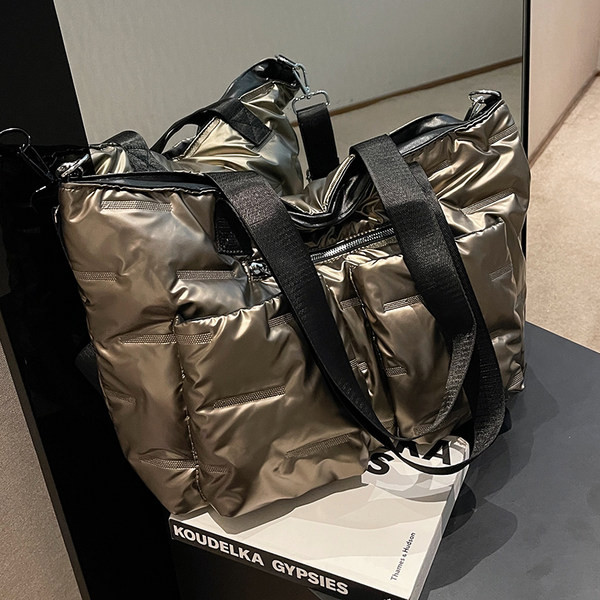 Alkalmi többrekeszes kézitáska