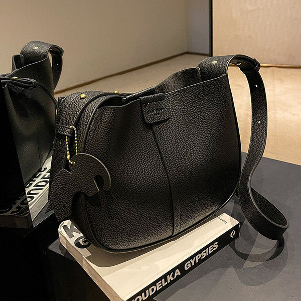 Női eko bőr alkalmi táska cipzárral és mágneses csattal