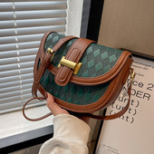 Sieviešu ikdienas soma trīs krāsās