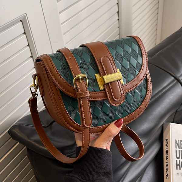 Sieviešu ikdienas soma trīs krāsās