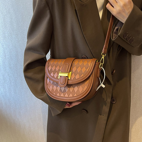 Sieviešu ikdienas soma trīs krāsās