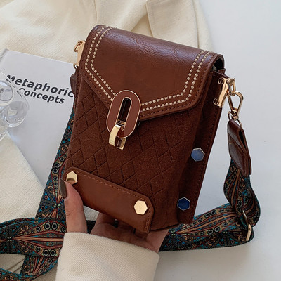 Moderna maza rokassomiņa ar plecu rokturi