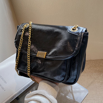 Ikdienas rokassomiņa ar magnētisku sprādzi un ķēdes plecu rokturi