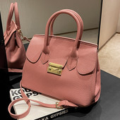 Sieviešu ādas soma ar metāla aizdari