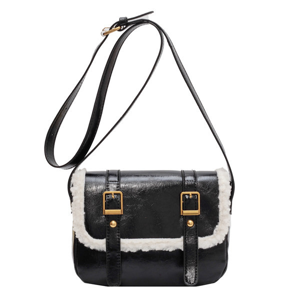 Maza kvadrātveida soma ar magnētisku sprādzi un plecu rokturi