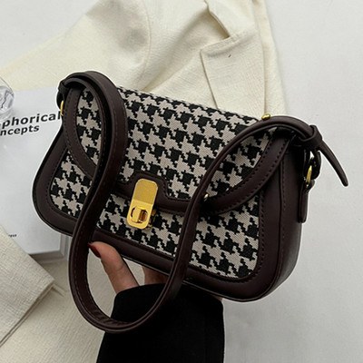 Карирана дамска чанта с дръжка за рамо