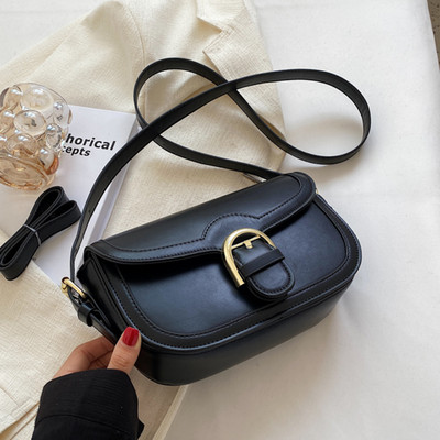 Sieviešu ādas soma - ar sprādzi