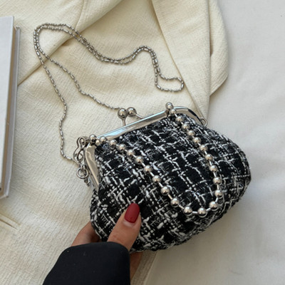 Modern női mini táska fém lánccal