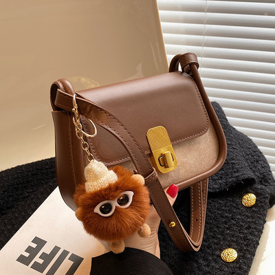 Divatos kis kézitáska kulcstartóval