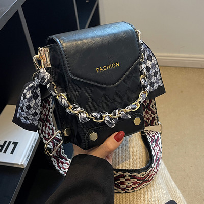 Ženska četvrtasta torba s kopčanjem na magnetnu kopču