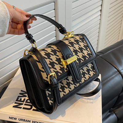 Jauna modeļa maza rokassomiņa ar plecu rokturi