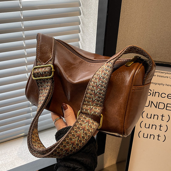 Τσάντα χειρός με φερμουάρ και μεγάλο χερούλι