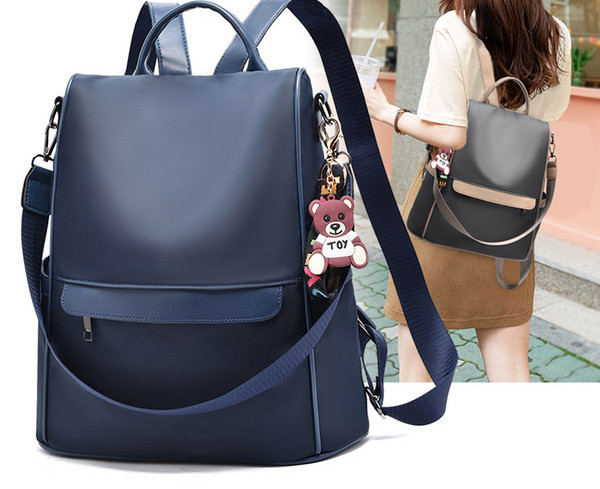 Дамска кожена раница с ключодържател и цип