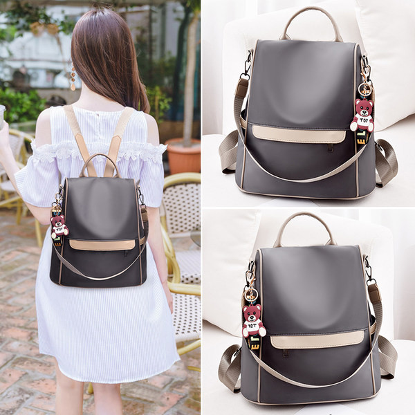 Дамска кожена раница с ключодържател и цип