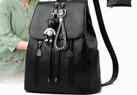 Sieviešu ādas mugursoma ar rāvējslēdzēju un atslēgu piekariņu