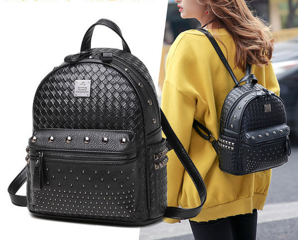 Női öko bőr hátizsák cipzárral és kövekkel