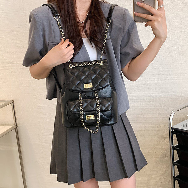 Naujo modelio moteriška odinė kuprinė su metaline grandinėle