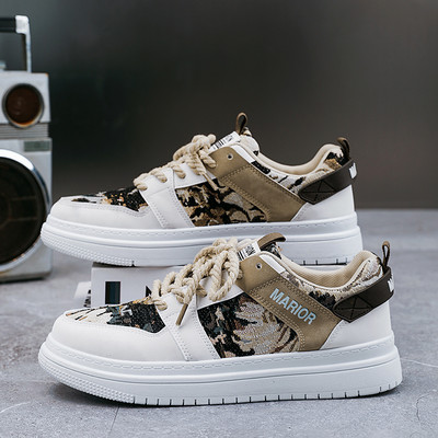 Vīriešu sporta kedas ar ziedu rakstu un oderi