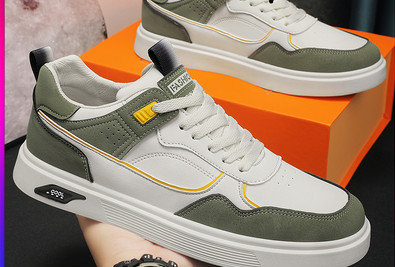 Vīriešu kedas ar - uzrakstu un šņorēm