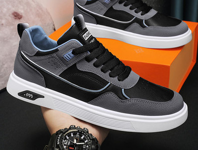 Vīriešu kedas ar - uzrakstu un šņorēm